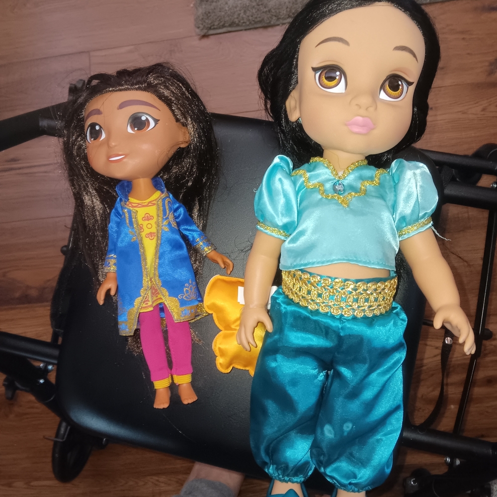 Princess Jasmine Doll Set with Blue and Yellow Outfits